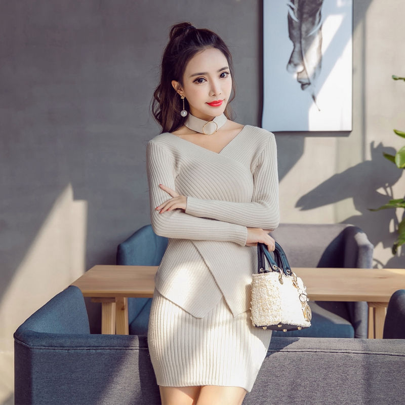 包臀裙已经过时了，如今“闷包裙”正当道，优雅时髦又迷人