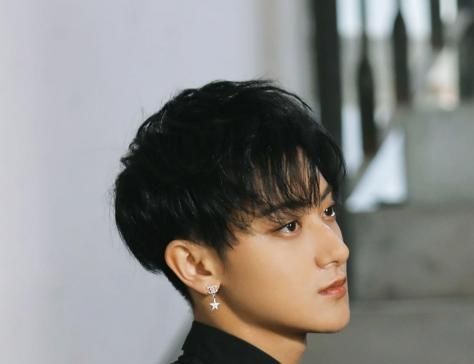 黄子韬承认感情