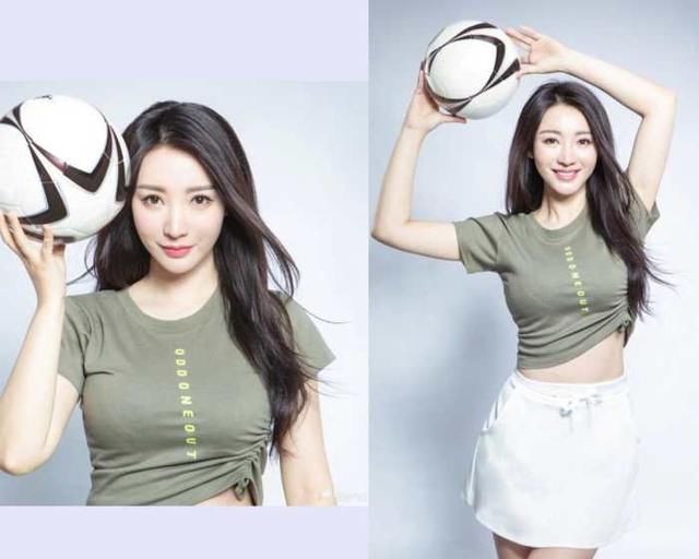 徐冬冬与柳岩同是性感女神，同拍足球写真，丰满与真性感一目了然