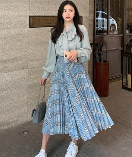  『春天』建议女生：春天别再穿裤子了，学学校花这样穿，美成国民初恋