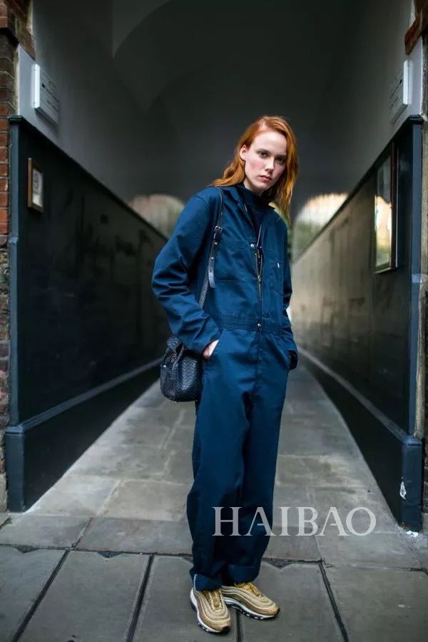 种草| 王菲又把工装连体裤穿火了，早秋抢占C位就靠它啦!
