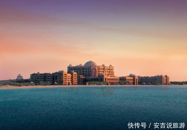 全球唯一的八星级酒店，耗资30亿美元修建，客房却不到400间