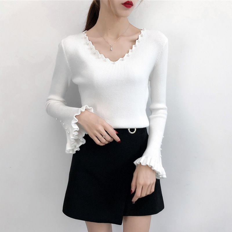 我的天!小姨真会赶时髦，入秋后穿短开衫，搭配小衫，简直美翻天