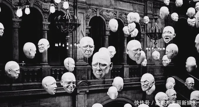  摄影师■对摄影师而言，摒弃色彩会让视觉效果更加纯粹