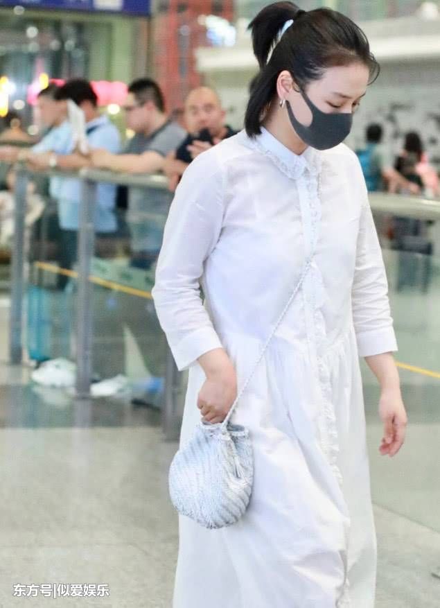 马思纯因为穿错了一条白裙，看起来胖了15斤，体重100+!