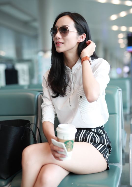 韩雪这么感性！罕见穿这么短的短裤，当她坐下我的世界都安静了