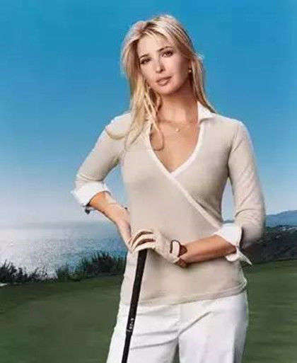 37岁的伊万卡:紧身上衣突显好身材，对视特鲁多似“甜蜜恋人”!