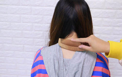  「服帖」头发太蓬怎么变服帖 教你正确梳头