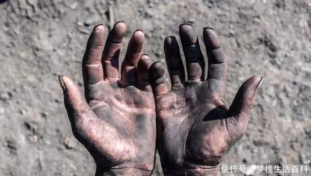 农村俗语：“五指不露缝，一生不受穷”，是什么意思？有道理吗？