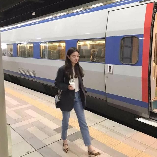 『 小可爱』怎么搭配都好看，这6双鞋子太流行