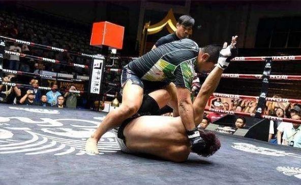 「也不是真正」MMA选手刘文擘怒骂徐晓冬:打假仅为出名,只打没门派的牛鬼蛇神