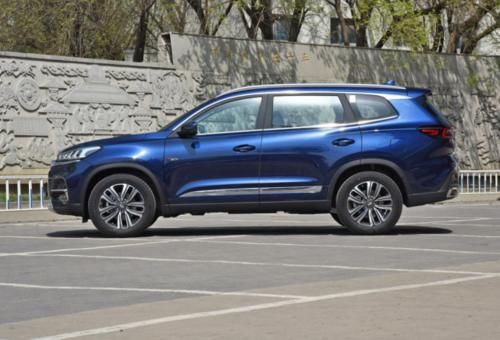  国产汽车@国产“七座”SUV，月销量过万，和哈佛H6平起平坐，8.88万