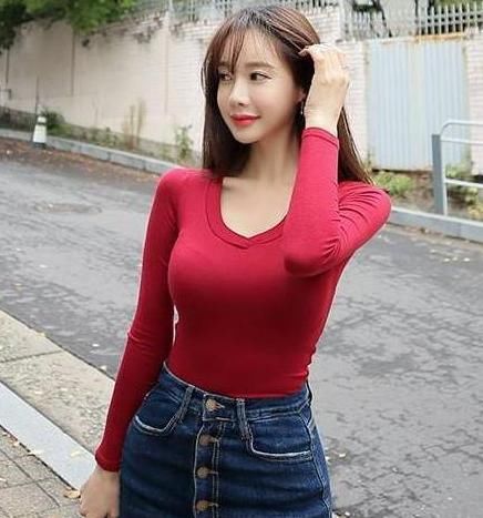 「感觉」小姐姐笑起来好看,也很有魔力,让人感觉甜甜的!