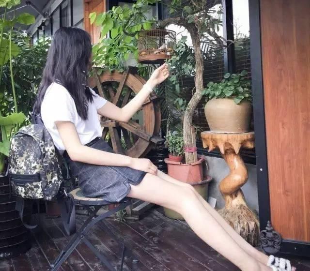  眼影■刘雯在模特界收益都排前八了，还不赶紧来学习她的穿衣风格和妆面？