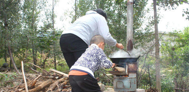  [拆除]专家：农村“土灶”污染大，必须拆除，特别第三种问题