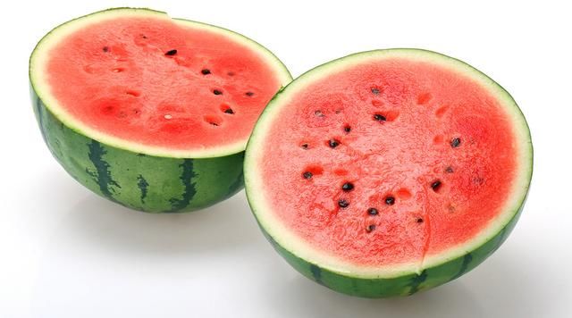 你还在相信“西瓜用勺子吃会生病”的谣言吗？