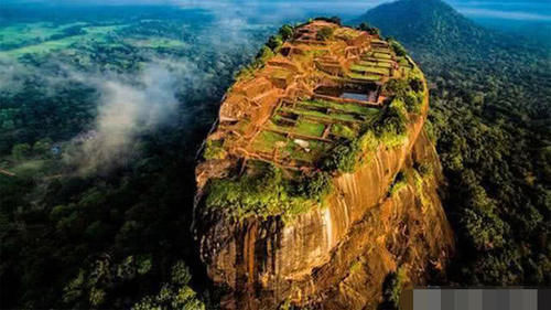 建在180米巨岩之上，深藏几千年，它是世界“最霸气”的王朝！