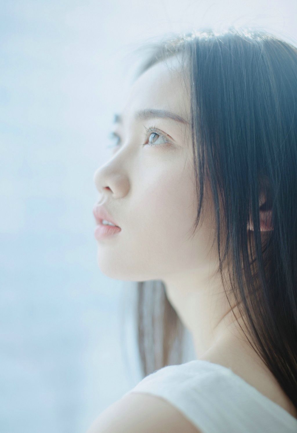 笑容甜美的大长腿丹凤眼清纯肤白邻家清纯女孩私拍