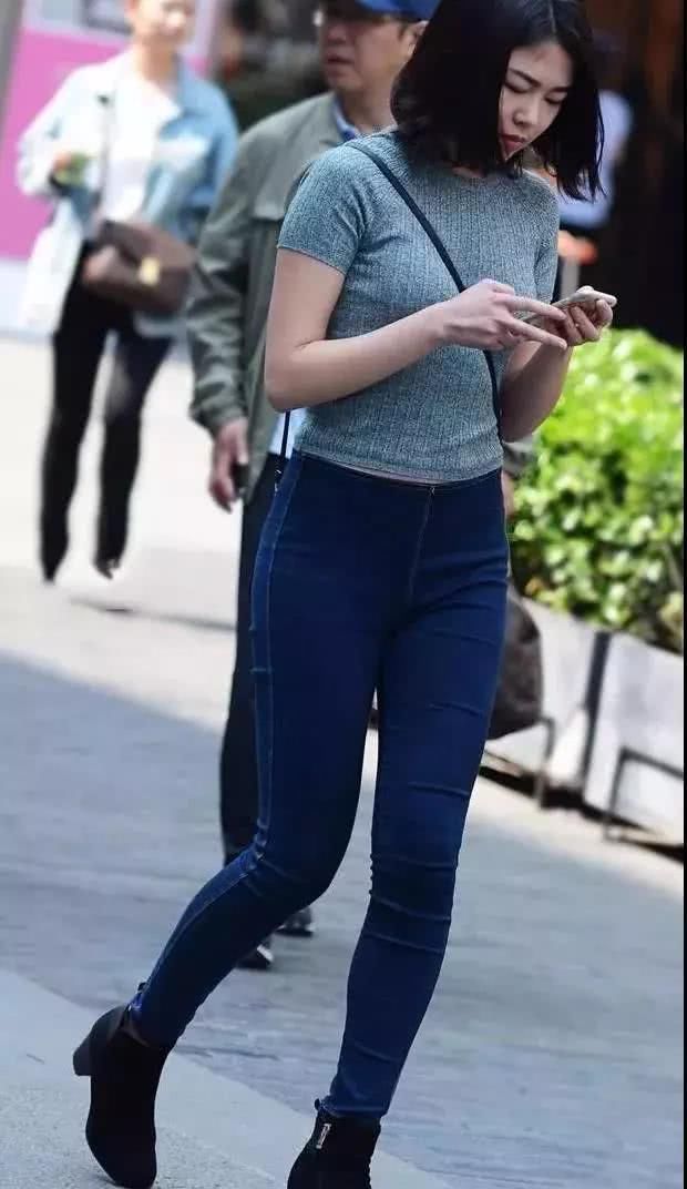 七夕节送女友紧身牛仔裤，经济实惠，让女友更美，爱心倍至