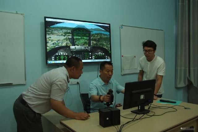 徐勇凌诅咒铲屎官祝福围棋手，未获对方回应，网友：热脸贴冷屁股