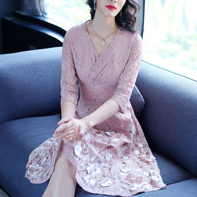 有一种性感“心机裙”，彰显浓浓女人味，上街惊艳全场