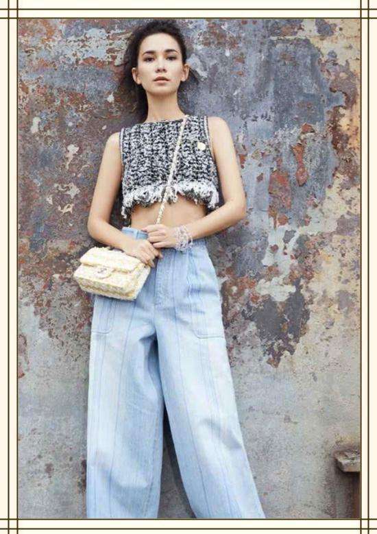 24岁章泽天撞上32岁卢靖姗, 网友: 小女人和女强人的差距一眼看穿