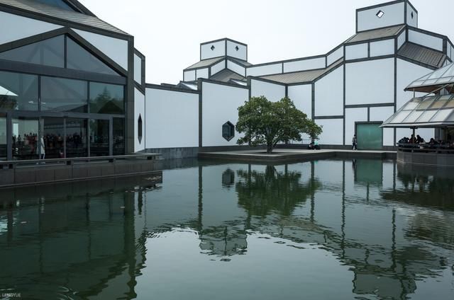 外地游客第一次去苏州，排队2小时只为看一眼这里，确实惊艳！