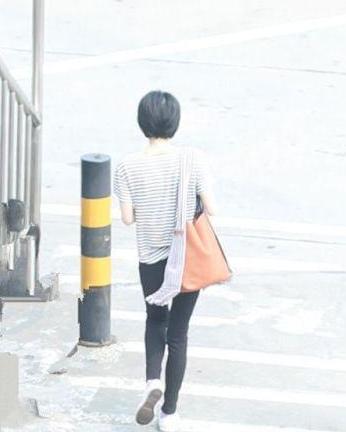 看了49岁王菲的衣品，再看看21岁的窦靖童，网友：我沉默了