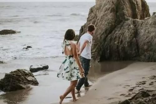 有一个地方叫稻城亚丁，我要和我最心爱的人一起去到那里