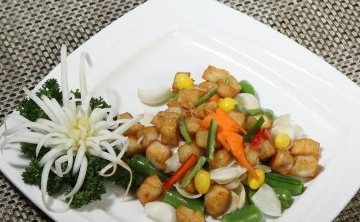 农村山野的1种野味，以前专门挖来炒肉吃，现在百元一斤买不到