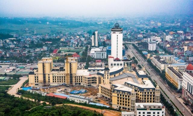 广西越南仅隔一座桥，本以为对岸很落后，实际上很繁华！