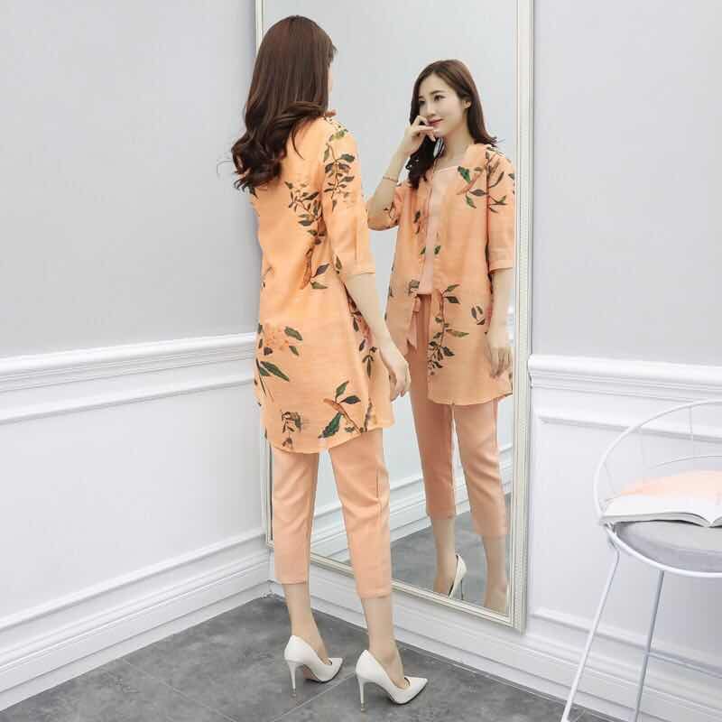 别一成不变的穿裙子了!如今流行的洋气套装火到离谱,美上添嫩