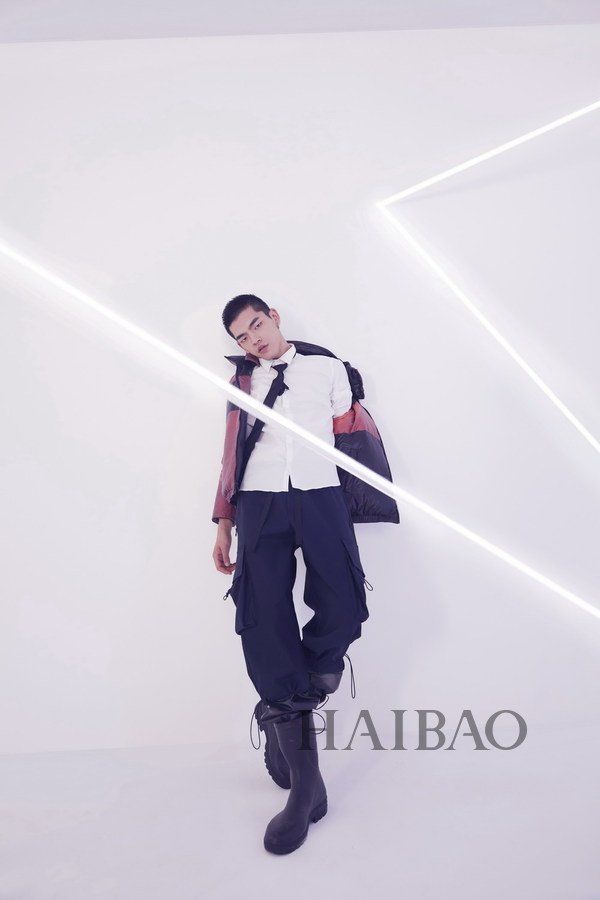 硅基生物2018秋冬系列lookbook:“月之暗面”