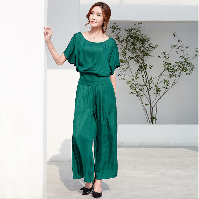 入秋了，你秋装买够了吗?新款“小香风”套装别错过，美的更出众