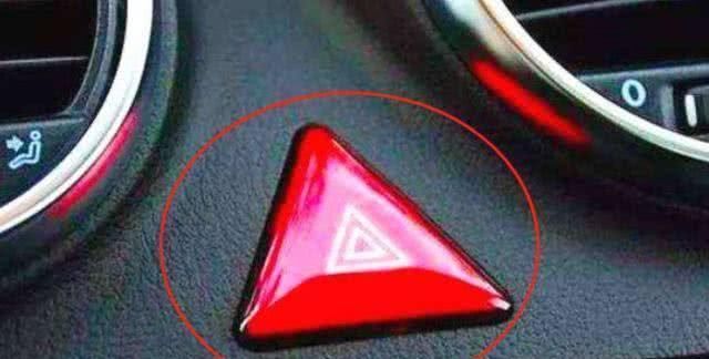  高速■新手必看的4个高速开车技巧，老司机总结，安全第一