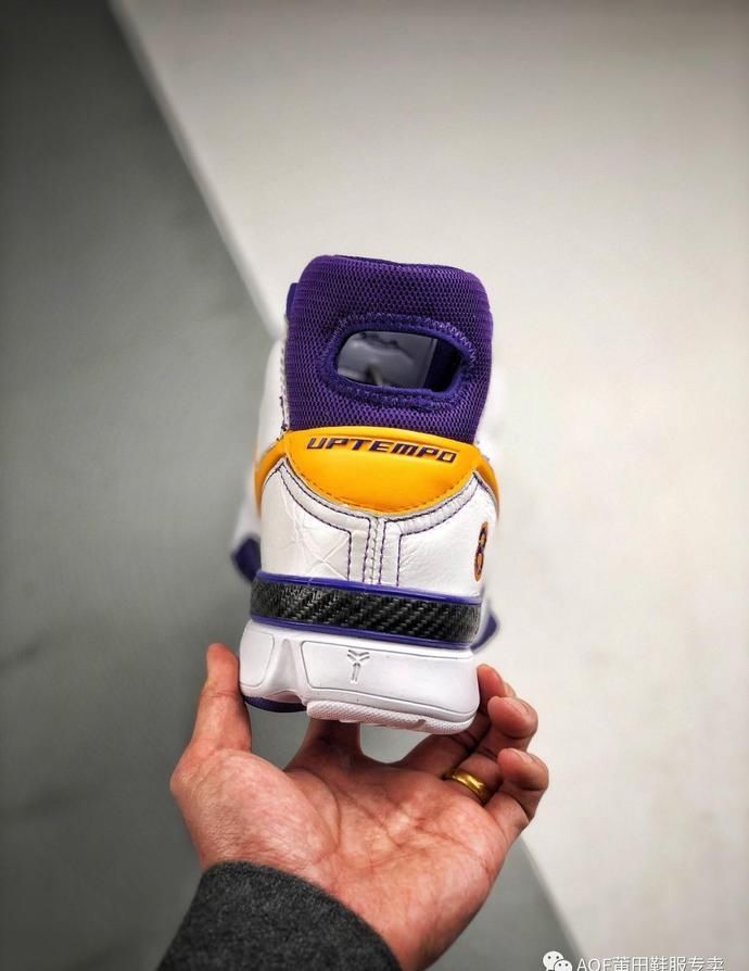  [耐克]永恒不变的经典，致敬科比！耐克zoom Kobe 1白紫湖人开箱测评！