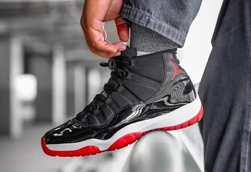  『球鞋』三月球鞋转卖谁最火？「百万货量」黑红 AJ11 排最后！第一名意料之中！