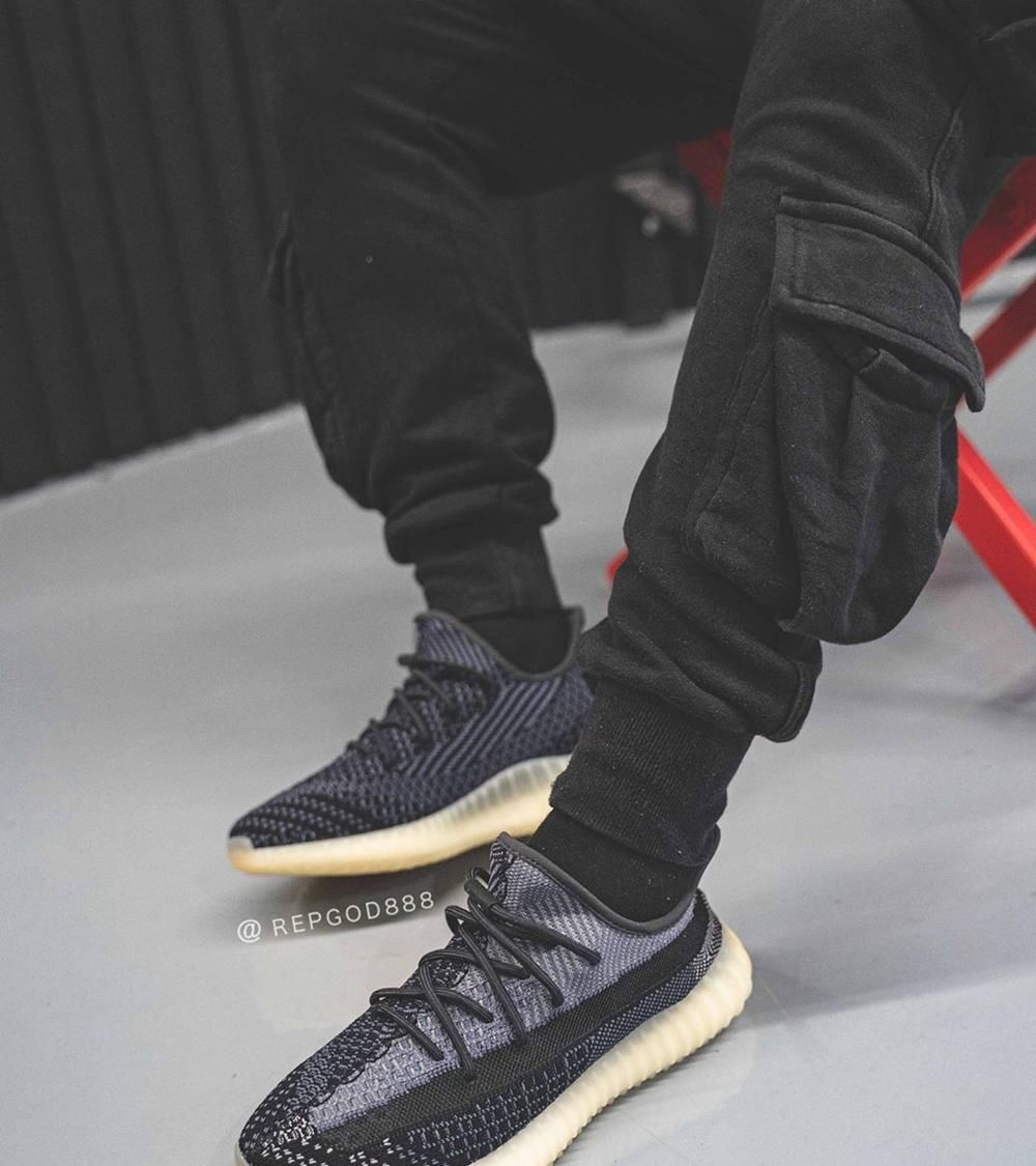  『倒闭』Yeezy 350 炭黑、蓝灰新配色曝光 网友：倒闭警告