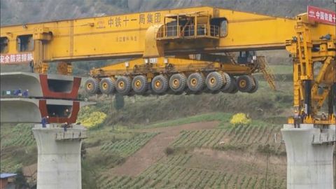  中国|中国的造桥神车，一起来见识一下，欧洲发达国家都想进口使