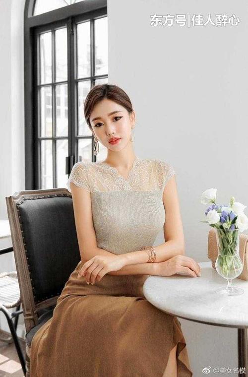 蕾丝上装, 精致小女人, 到处都是成熟的气息