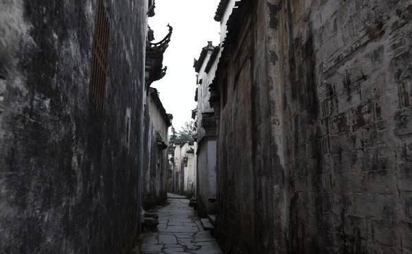 安徽这个古镇商业化不浓，胜过凤凰大理，被誉为桃花源里的人家!