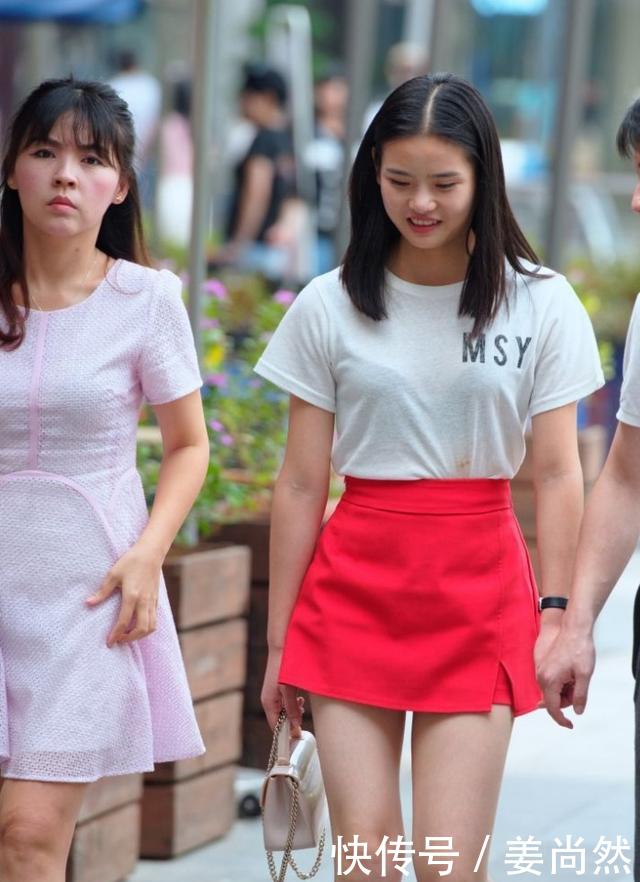 小姐姐你这是什么表情啊，还有你胸前的MSY是什么意思呢