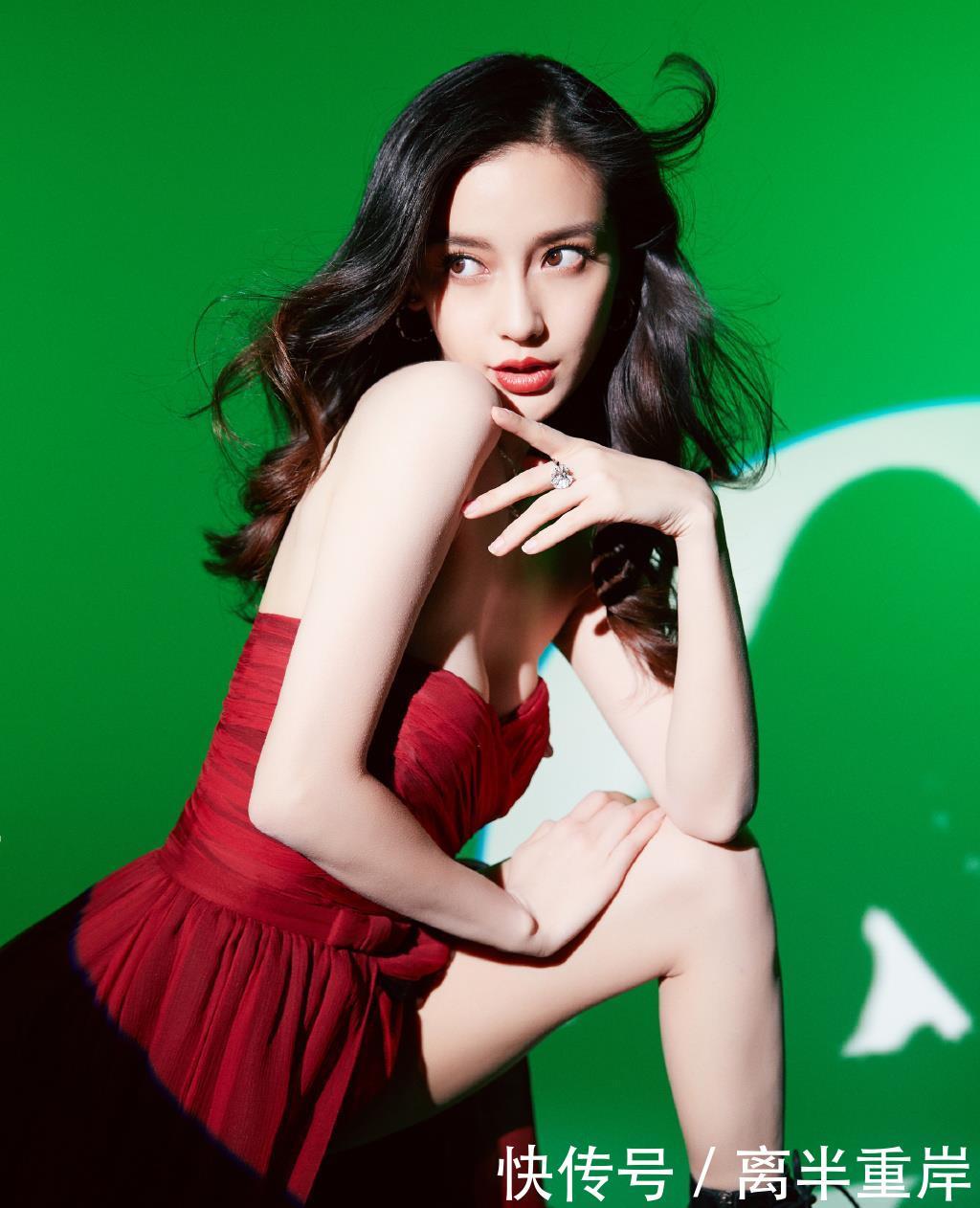 红色■Angelababy穿红色礼服裙,腰围褶皱好紧绷,衬出“奶白”水嫩肌肤