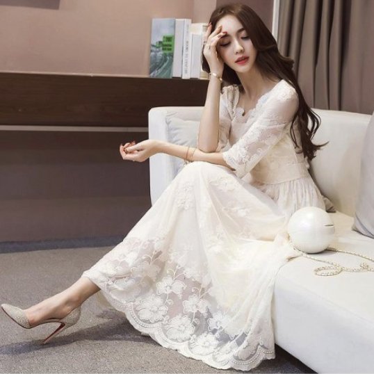 精致的蕾丝很显优雅，镂空与它的搭配，这些裙女人穿上真美