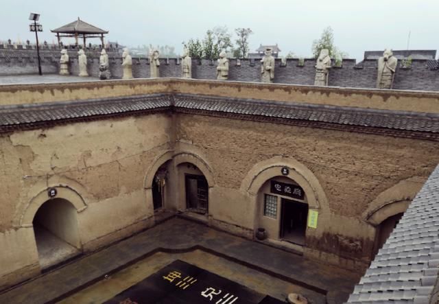  地下@中国最“奇特”的村庄，村民生活在地下，房间冬暖夏凉