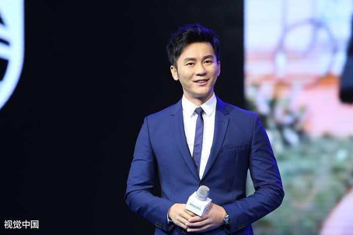 冯小刚开撕李晨“滚出娱乐圈”, 范冰冰侧面回应真相曝光, 网友: