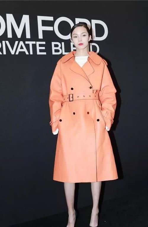  『下手』2020服装怎么挑？从这7种衣柜早有的流行色下手，新衣都不必买了