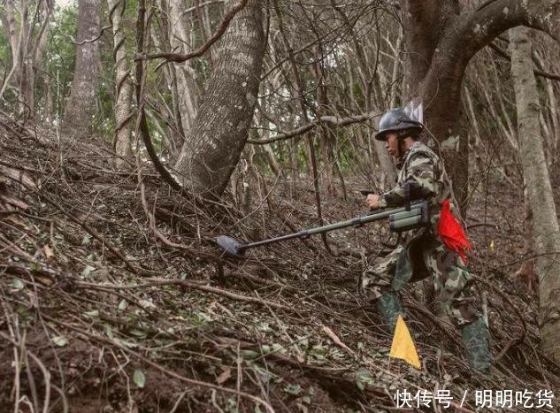中国这座村庄不适合旅游:不小心就会踩到地雷,只有排雷兵敢进