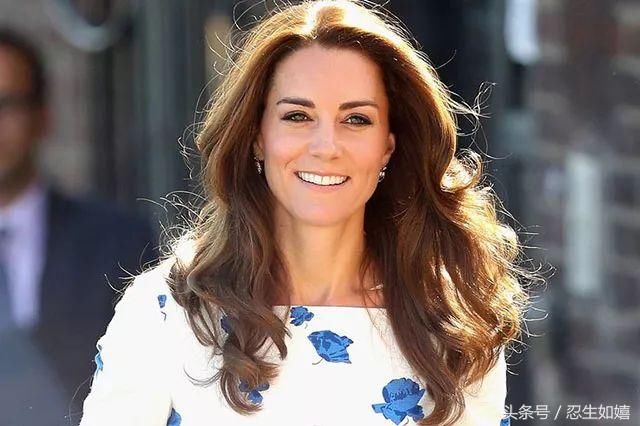 梅根换了个新发型，画风越来越向凯特王妃看齐，然而还是被挑刺