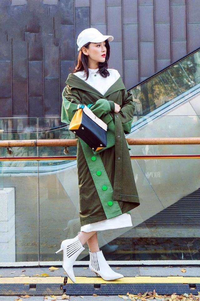 39岁陈乔恩近照，穿着尽显傲人身材，网友：只可惜还是单身